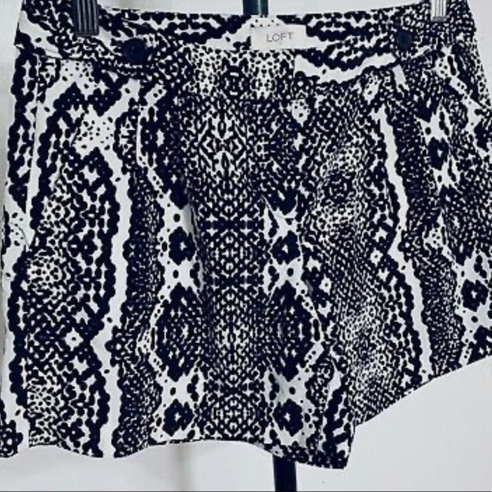 LOFT Short w pockets